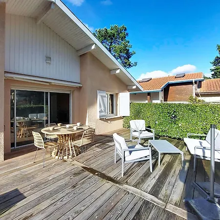 Holiday home Bretons By Interhome