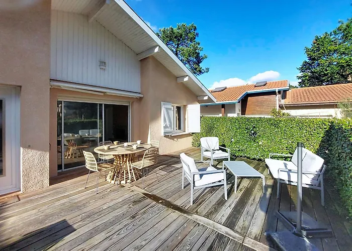 Holiday home Bretons By Interhome